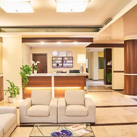 Aparthotel La Pineta 리도 디 예솔로 외부 사진