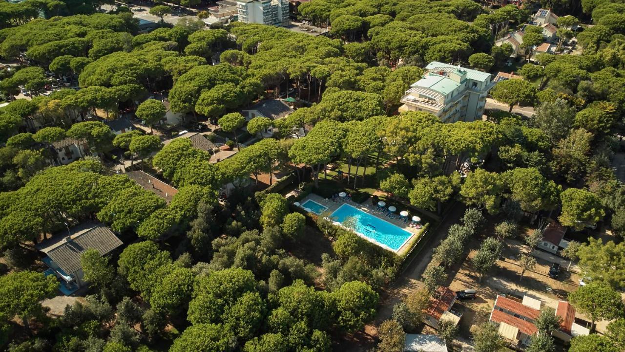 Aparthotel La Pineta 리도 디 예솔로 외부 사진