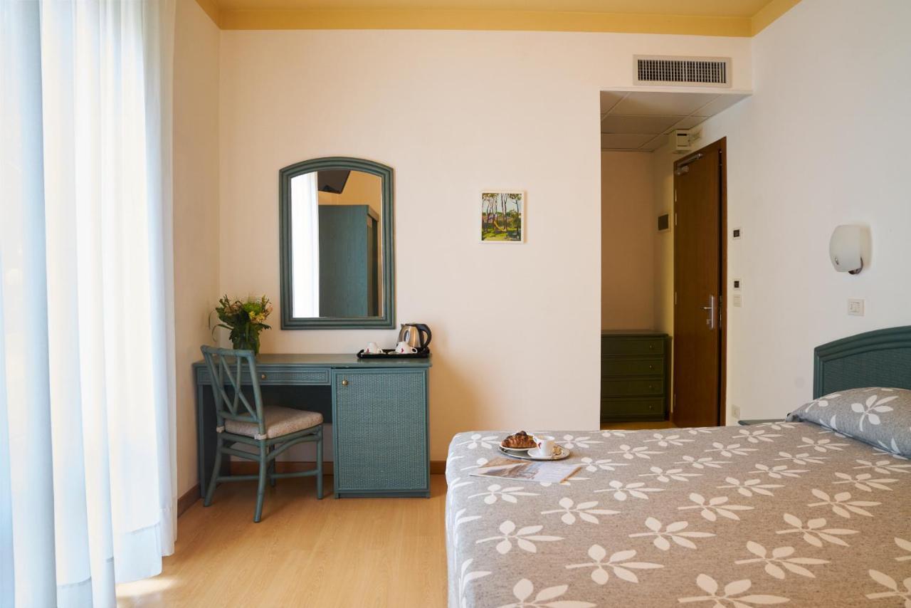 Aparthotel La Pineta 리도 디 예솔로 외부 사진