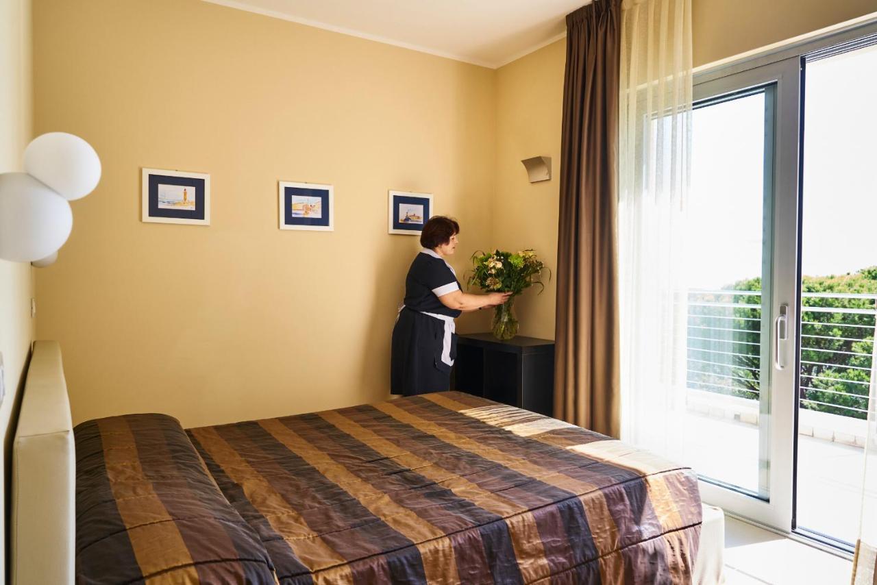 Aparthotel La Pineta 리도 디 예솔로 외부 사진